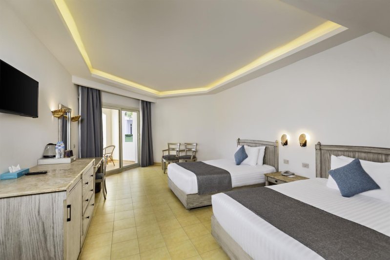 Deluxe Garden Or Pool View Room