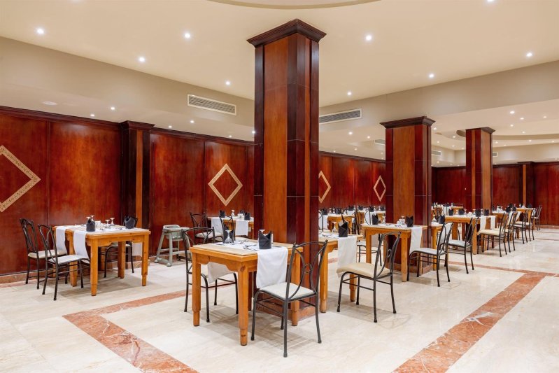 Hurghada utazás Caesar Palace Aqua Park Alora Resort By Sunrise