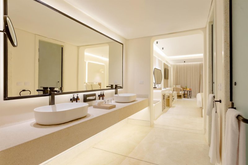 Executive Swim Up Suite