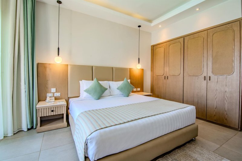 Superior Back View Room