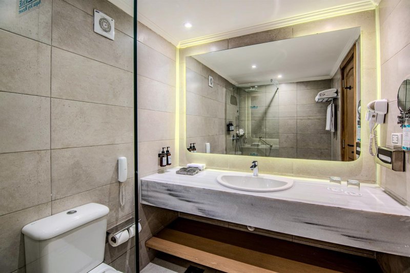 Superior Pool/Side Sea View Room