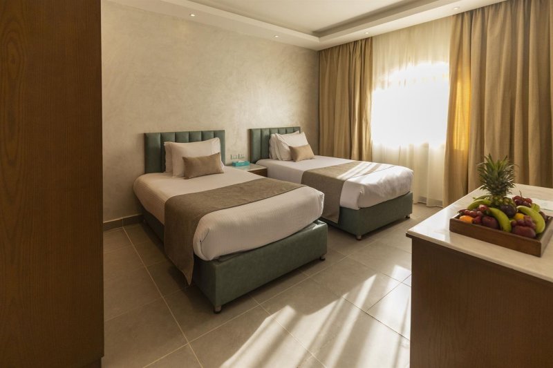 Family Jacuzzi Suite Side Sea View