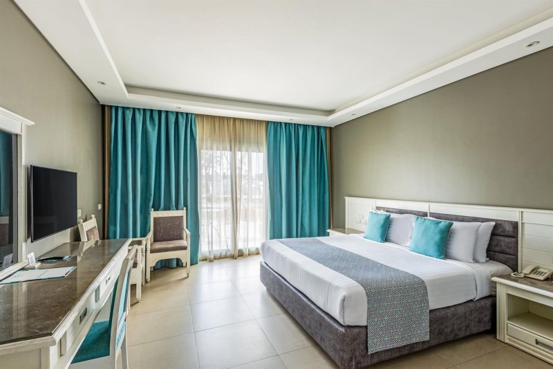 Deluxe Side Sea View Room