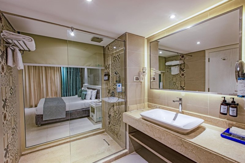 Deluxe Side Sea View Room