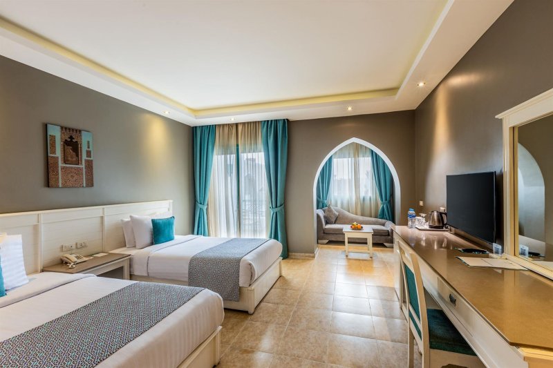 Superior Garden/Pool View Room