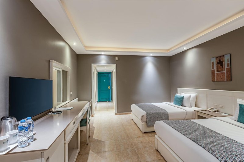 Superior Garden/Pool View Room