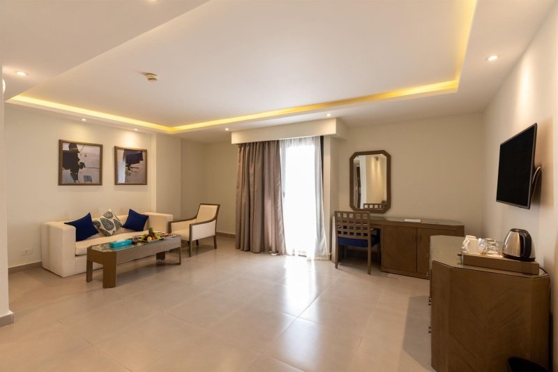 JUNIOR SUITE CITY VIEW ROOM