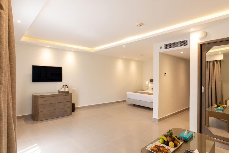 JUNIOR SUITE CITY VIEW ROOM