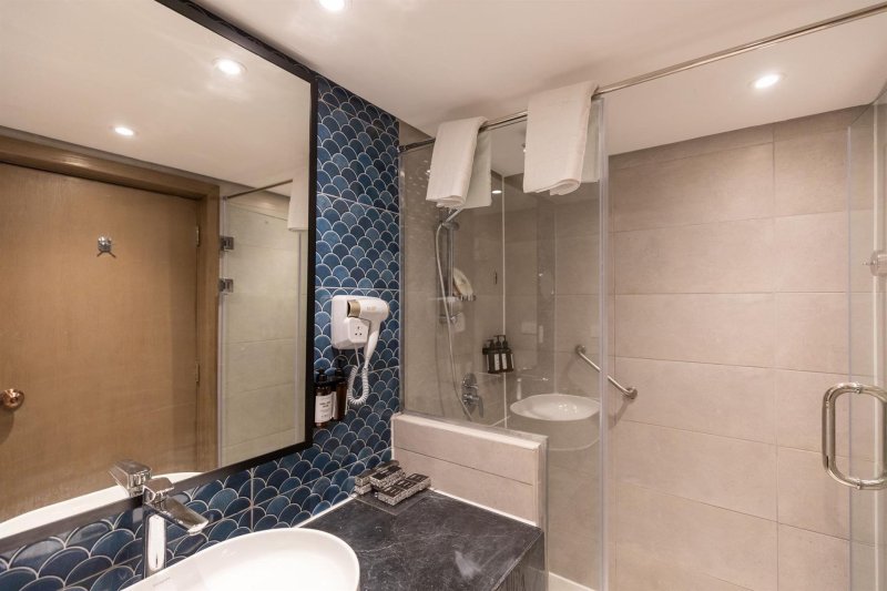 JUNIOR SUITE CITY VIEW ROOM