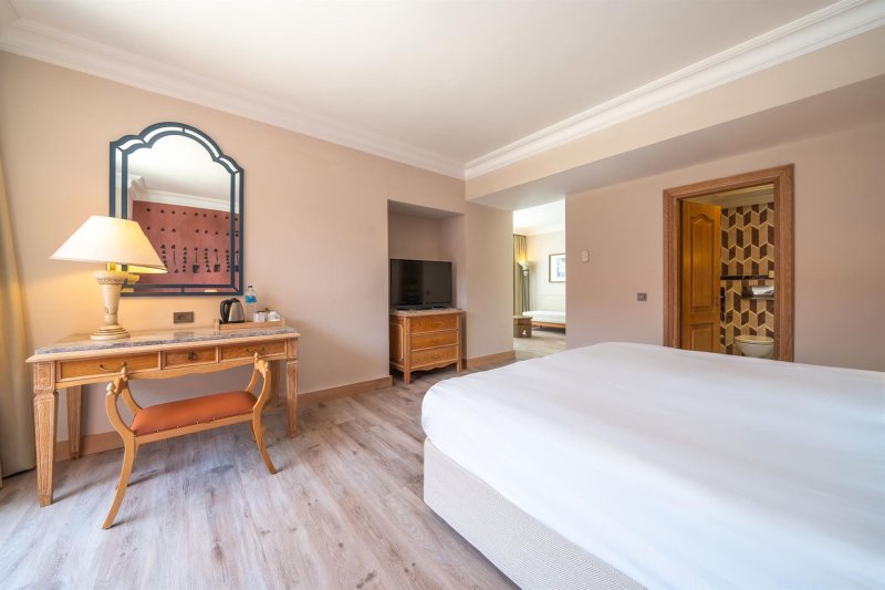Main Building Junior Suite Land