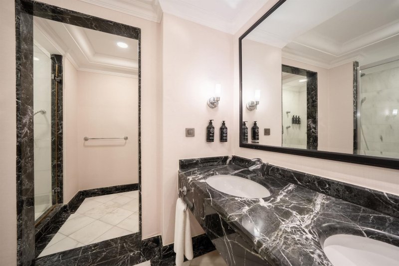 Main Building Deluxe Suite Side Sea