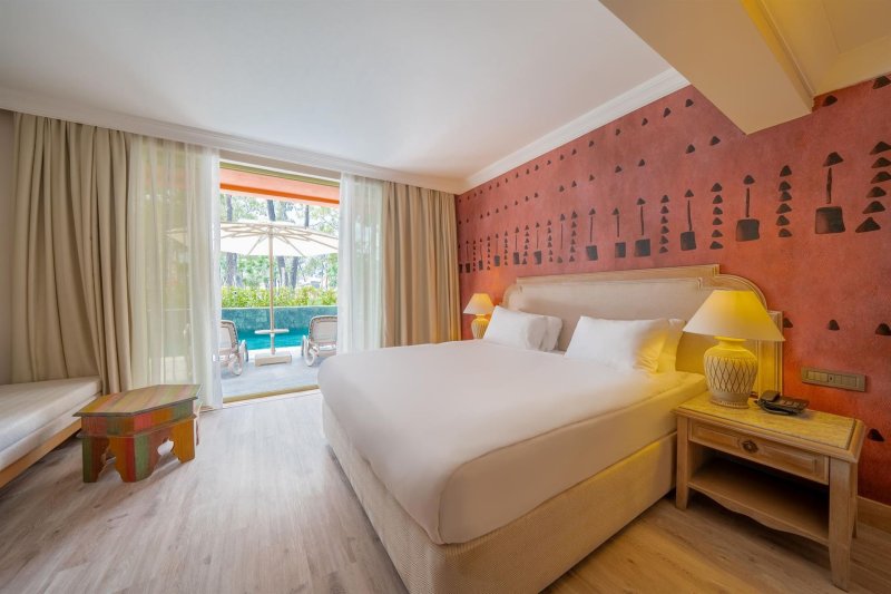 Main Building Swimup Family Room