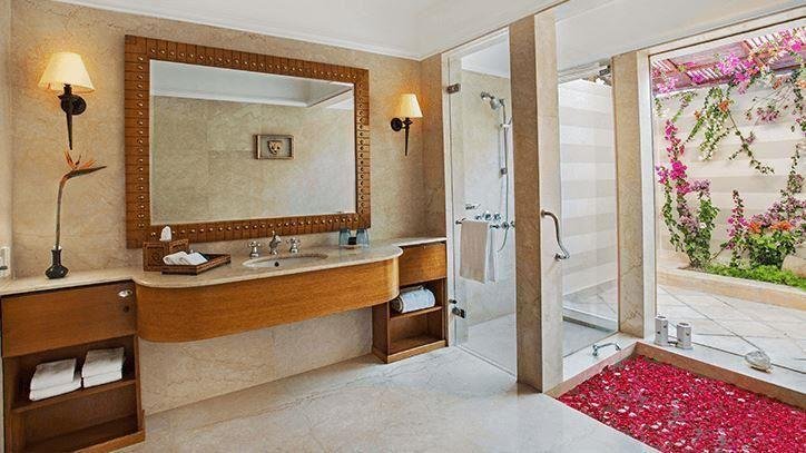 Superior Deluxe Suite