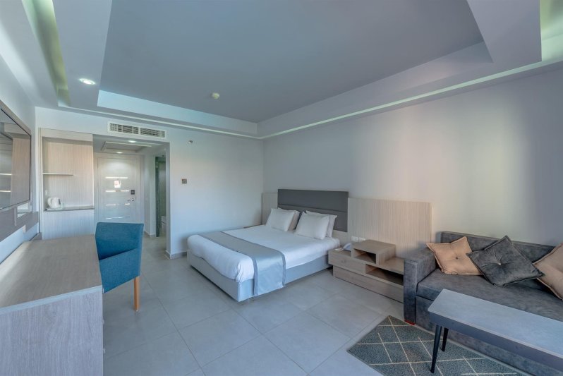 Standard Pool View Room