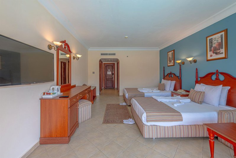 Swim Up Room Adult Only