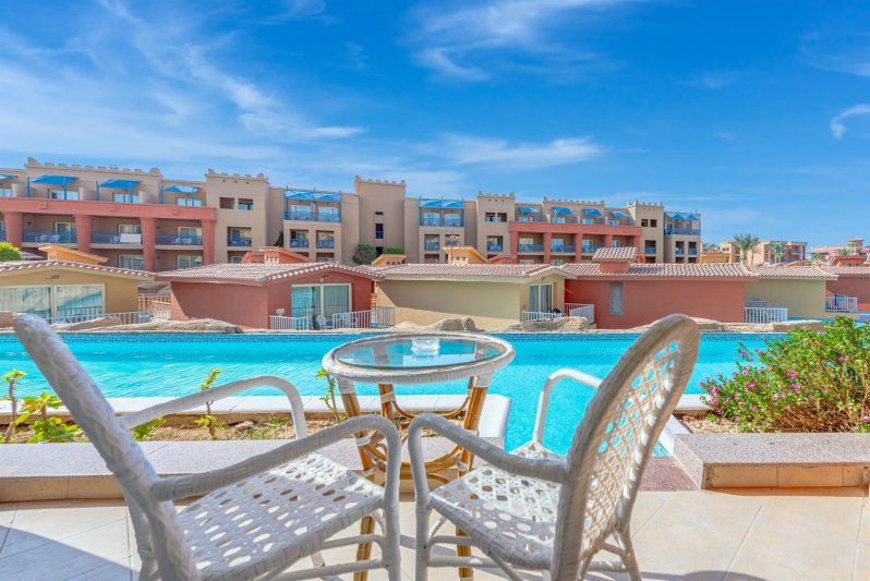 Swim Up Room Adult Only