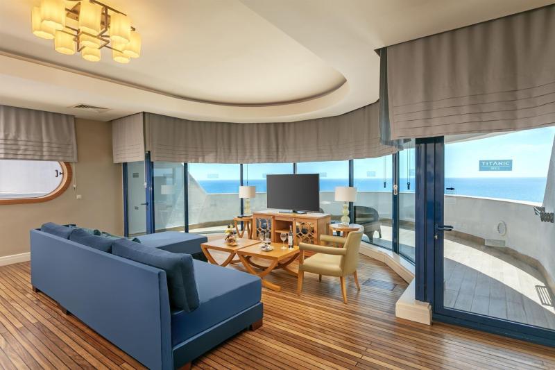 Admiral Suite