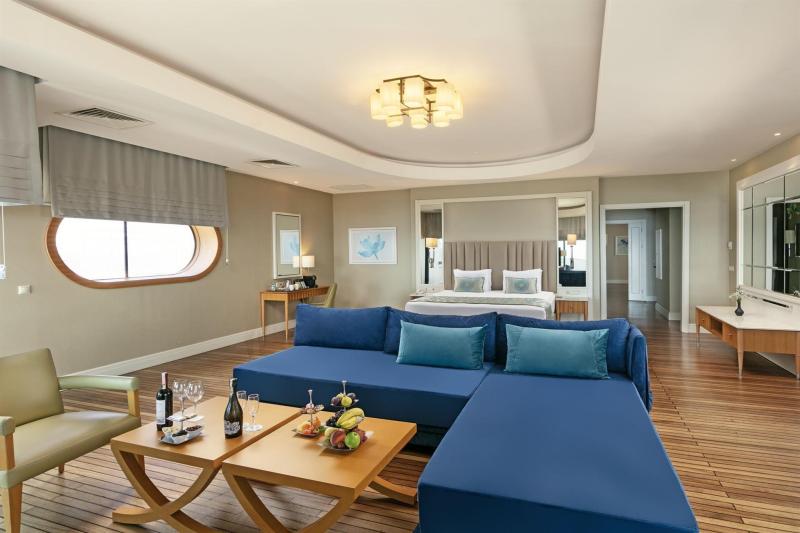 Admiral Suite