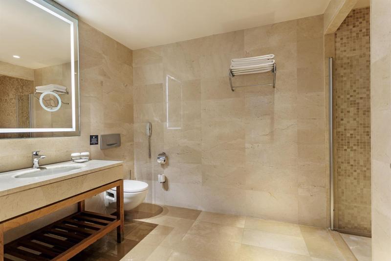 Admiral Suite