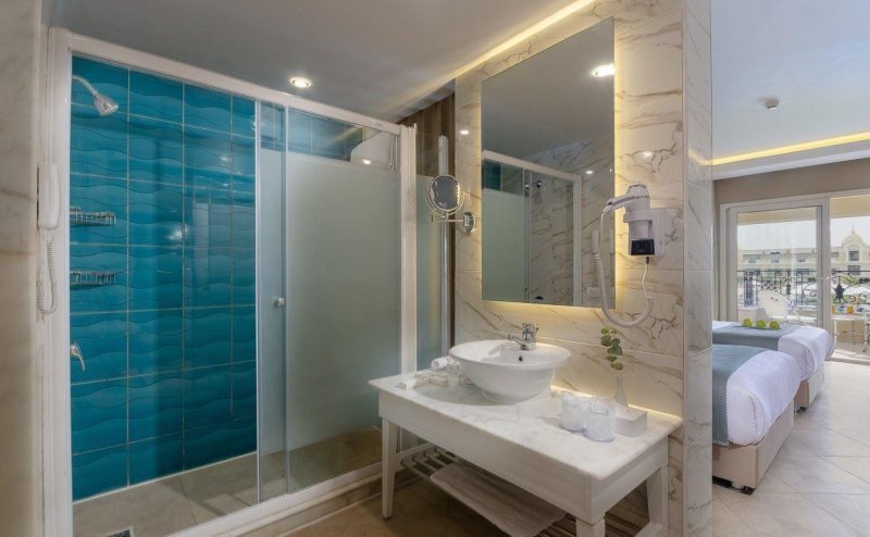 Hurghada utazás Titanic Royal Aqua Park