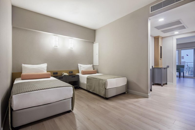 Family Room Land View