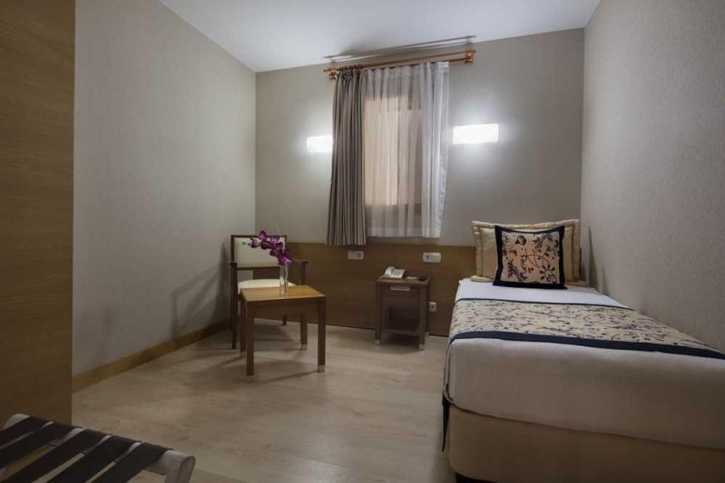 Suite Room Land View