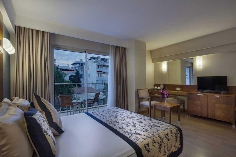 Suite Room Land View