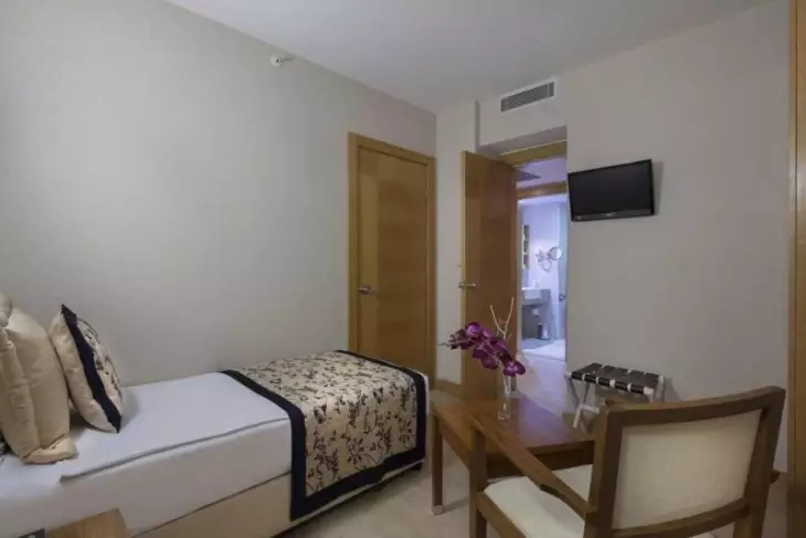 Suite Room Land View