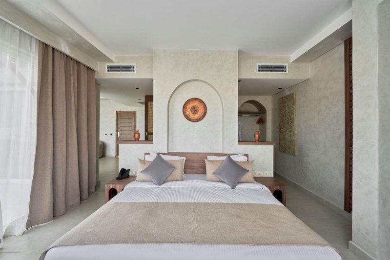 Junior Suite Pool \ Sea View Room +16