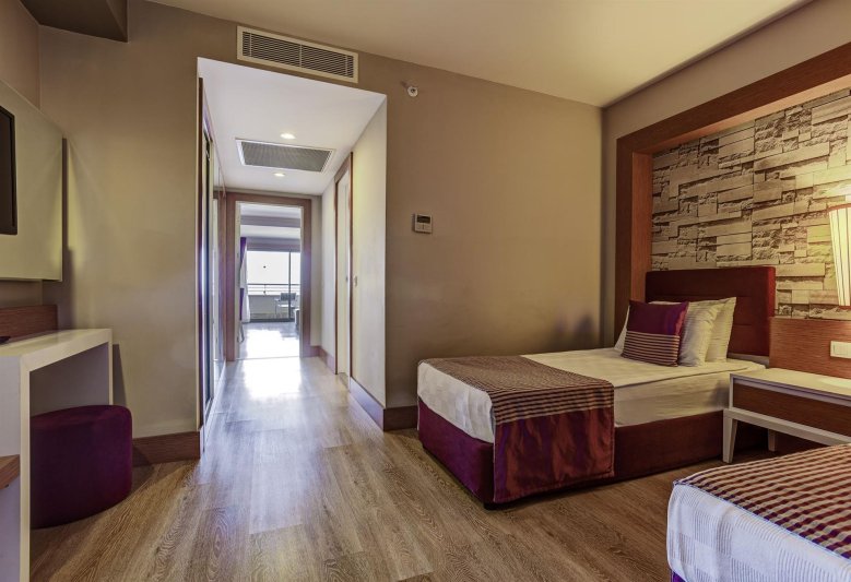 Family Room Land View