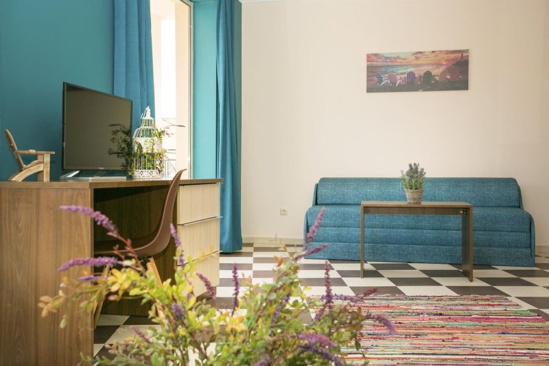 1 Bedroom Apartment
