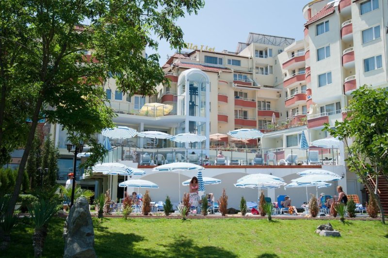 Napospart utazás Villa List