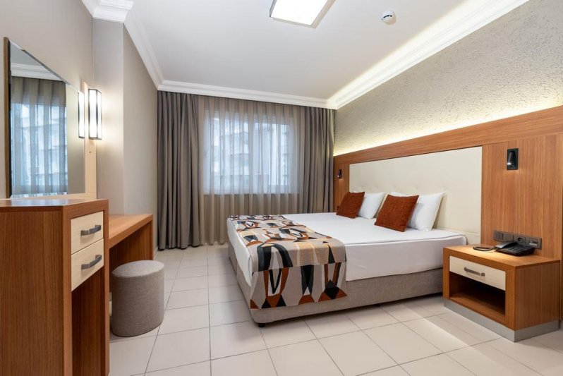 Pool View Suite Room