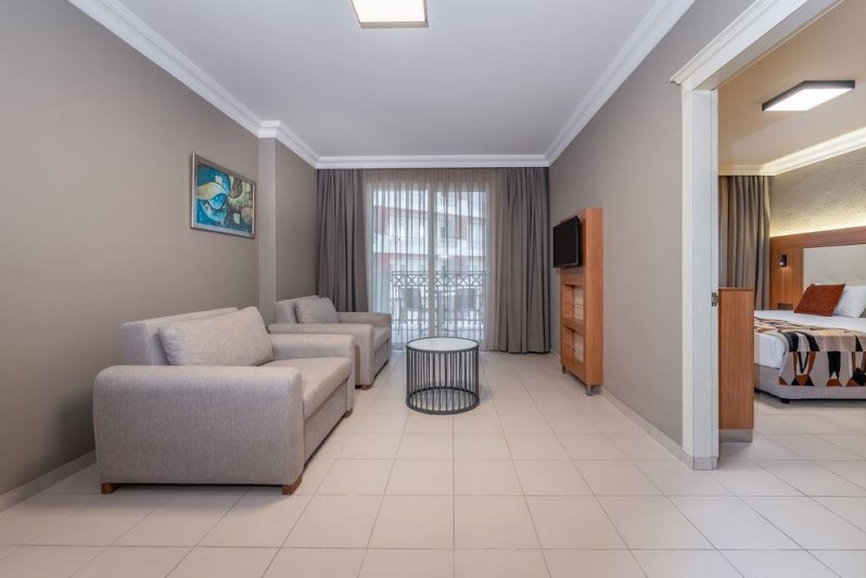 Pool View Suite Room