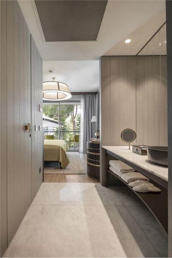 Lagoon Duplex Swim-up (75 m2)