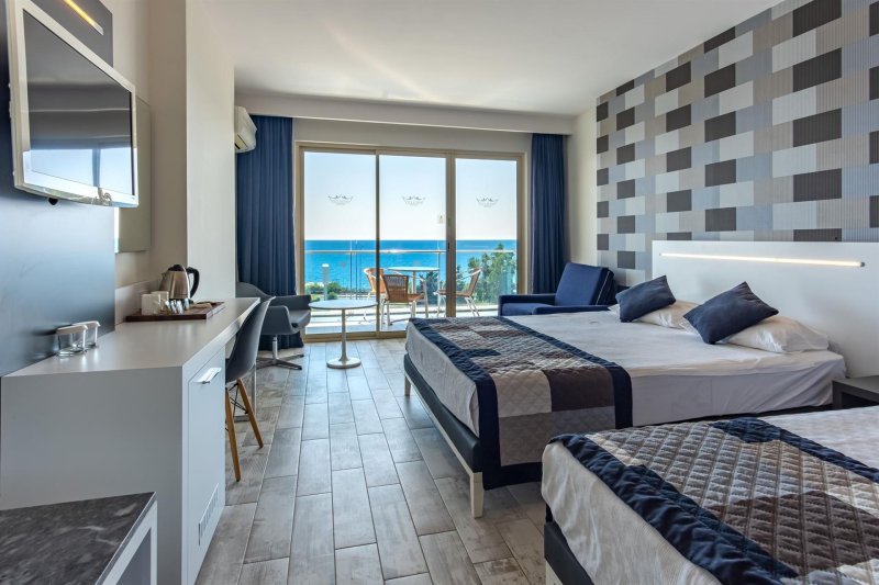 Superior Sea View Room