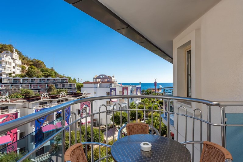 Standard Room Side Sea View