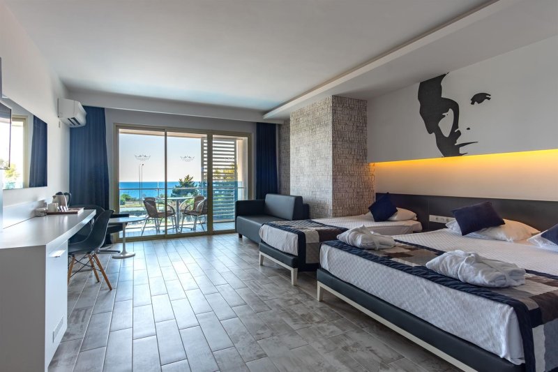 Superior Sea View Room