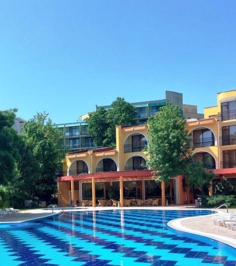 Napospart utazás Yavor Palace