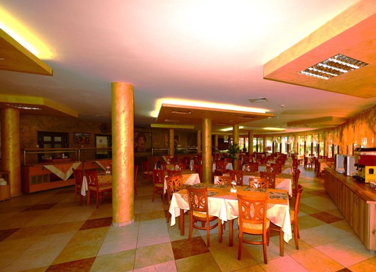 Napospart utazás Yavor Palace