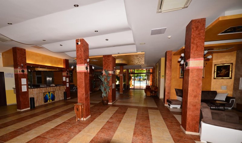 Napospart utazás Yavor Palace