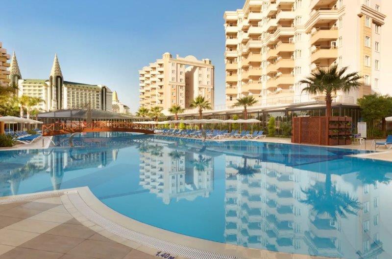Antalya utazás Ramada Resort Lara