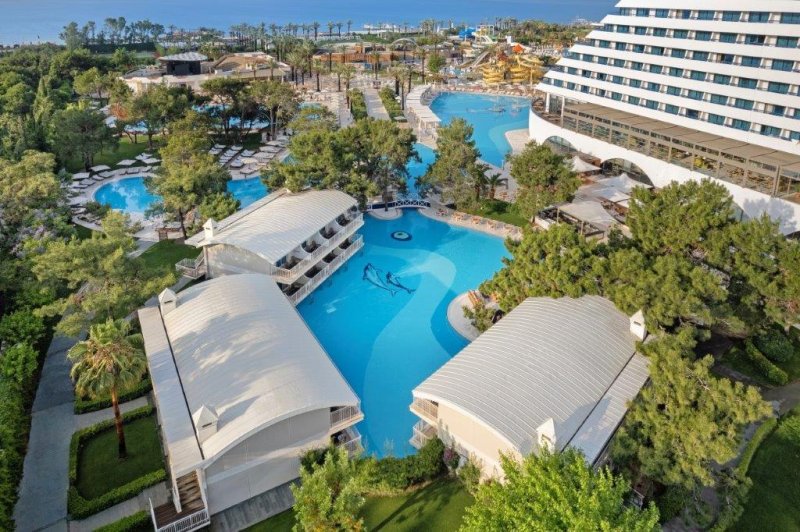 Antalya utazás Titanic Beach Lara Hotel