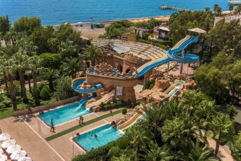Alanya utazás Delphin Deluxe Resort Hotel