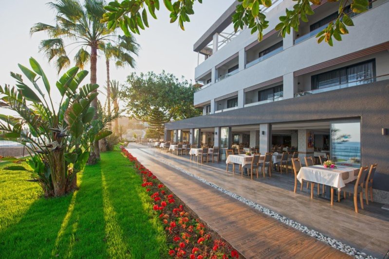 Alanya utazás Floria Beach Hotel