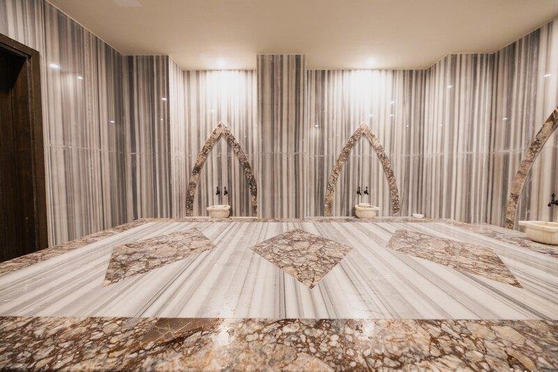 Alanya utazás Granada Luxury Red