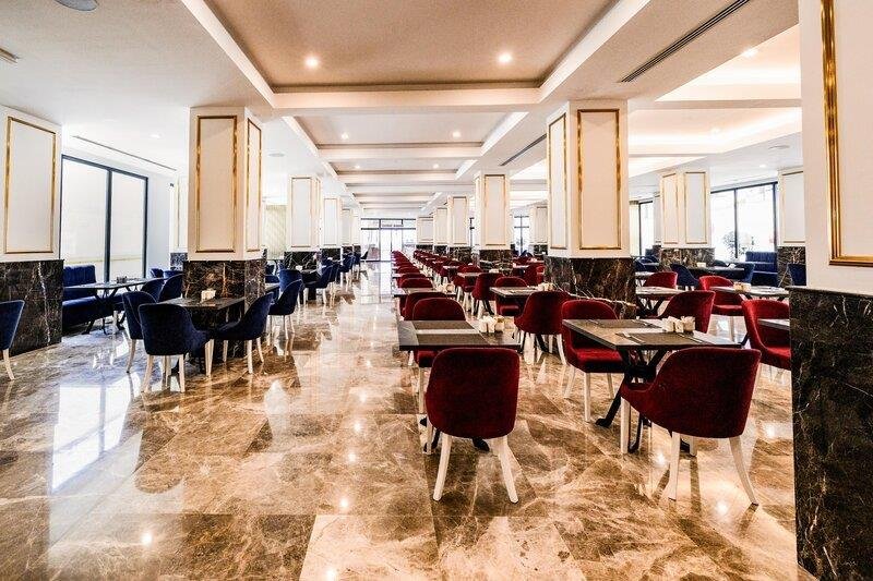 Alanya utazás Granada Luxury Red