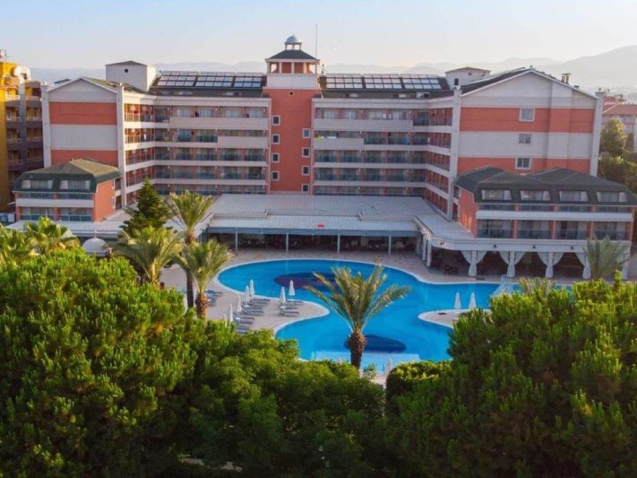 Alanya utazás Insula Resort