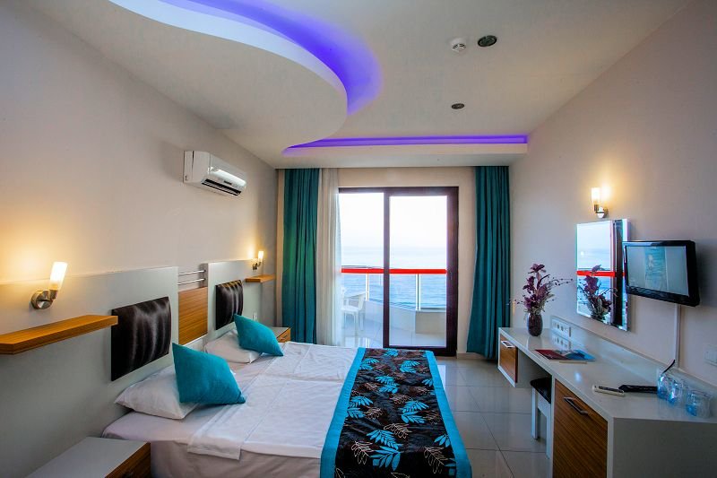 Alanya utazás Kleopatra Ada Beach Hotel