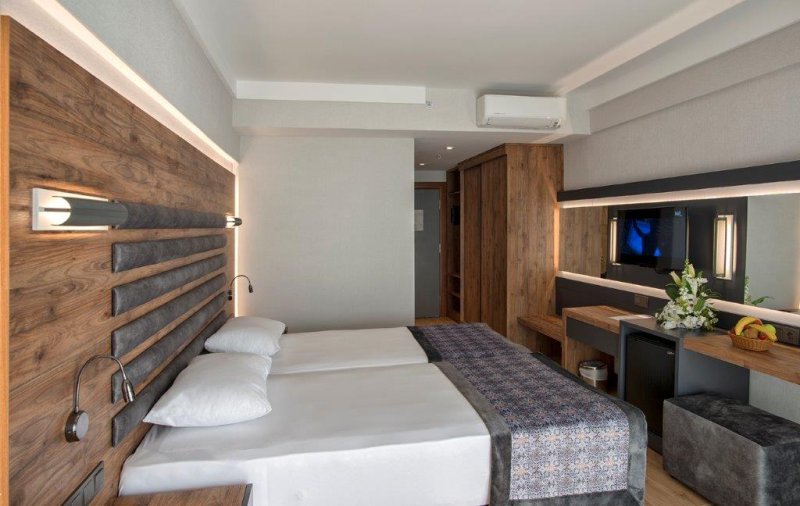 Alanya utazás Riviera Zen 16+